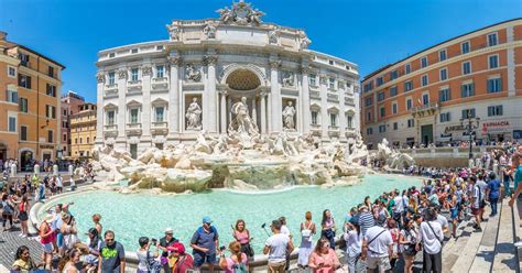 furto rolex roma|Svaligiato negozio a Fontana di Trevi, ladri in fuga con .